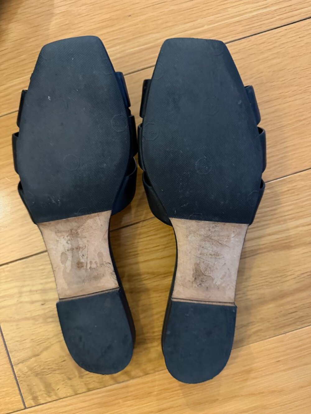 Saint Laurent Tribute Nu Pieds 05 leather sandals - Picture 5 of 6